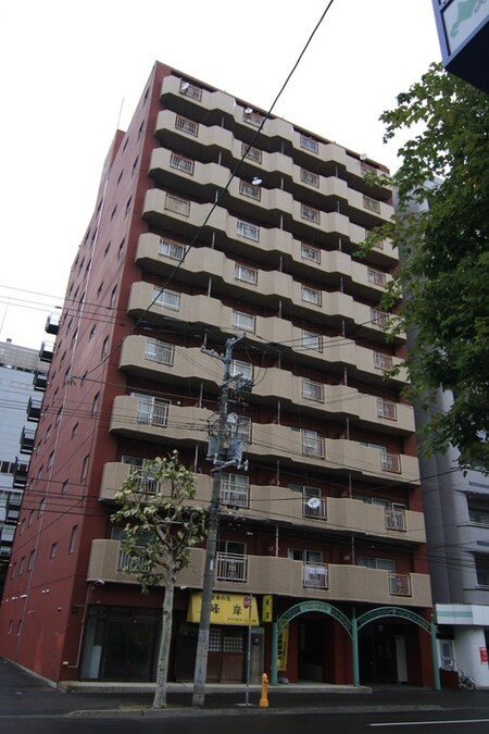 ドミ１８ロイヤル外観写真