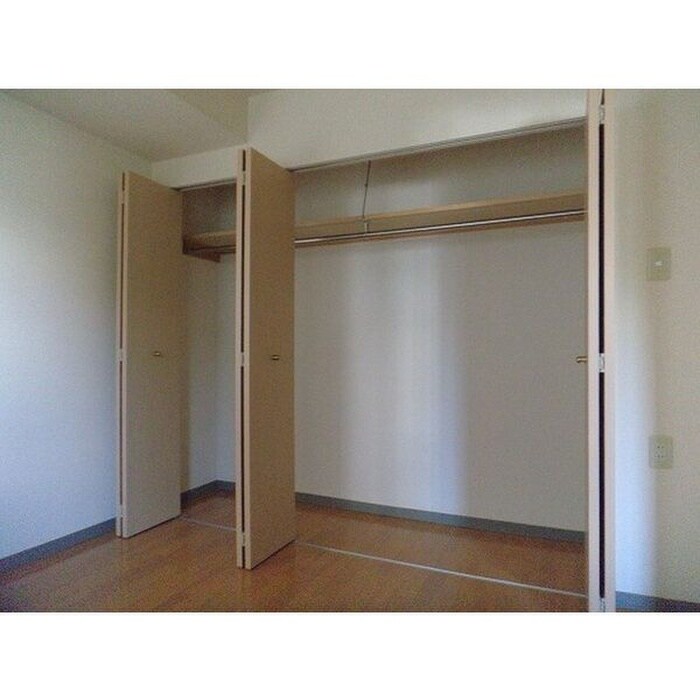 物件内観写真10　(収納)