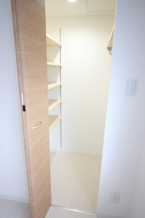 物件内観写真11　(収納)