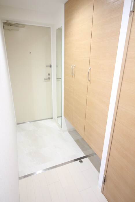 物件内観写真17　(玄関)