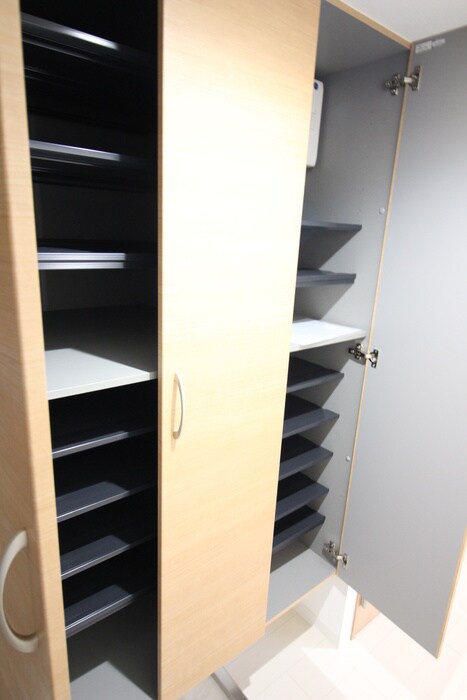 物件内観写真18　(靴箱)