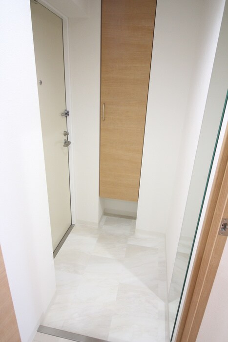 物件内観写真18　(玄関)