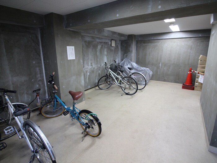 物件外観写真6　(駐輪場)