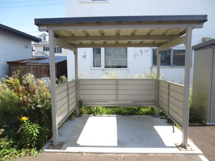 物件外観写真4　(駐輪場)