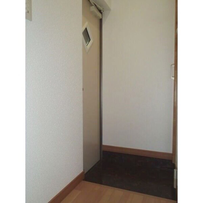 物件内観写真15　(玄関)