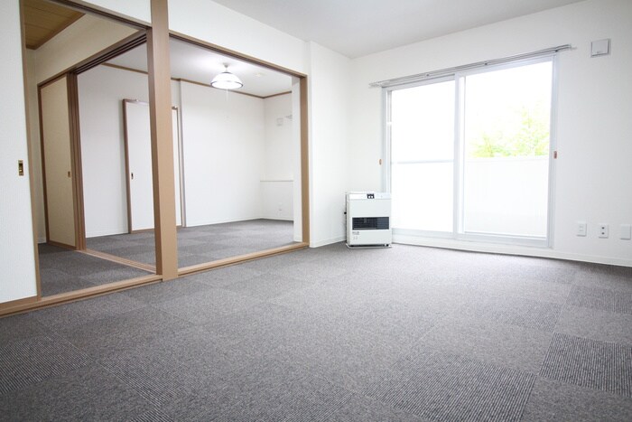 物件内観写真4　(居室)