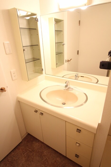 物件内観写真11　(洗面)