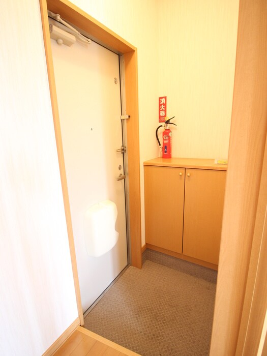 物件内観写真16　(玄関)