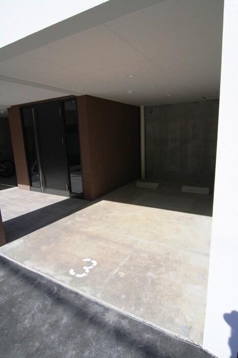 物件外観写真2　(駐車場)