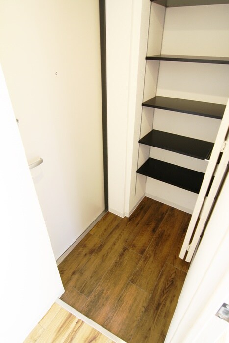 物件内観写真15　(玄関)