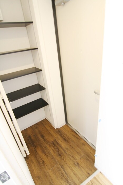 物件内観写真15　(玄関)