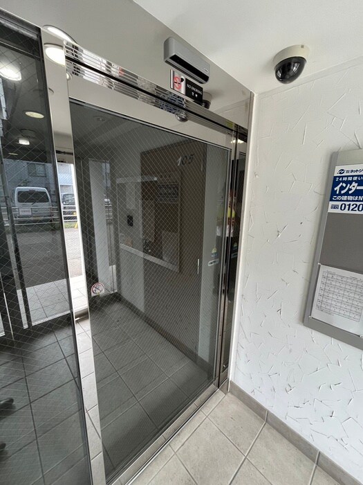 物件外観写真5　(エントランス部分)
