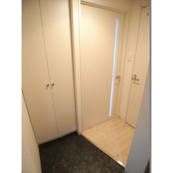 物件内観写真16　(玄関)