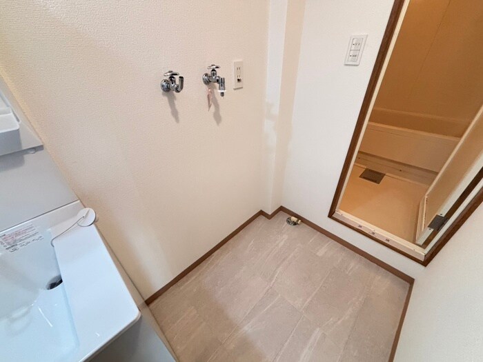 物件内観写真18　(洗濯機置場)