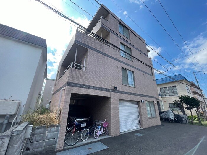 ミラ－ジュ神宮前の物件外観写真