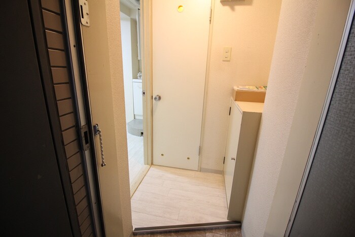 物件内観写真11　(玄関)
