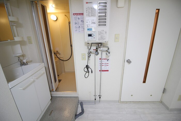 物件内観写真18　(洗濯機置場)