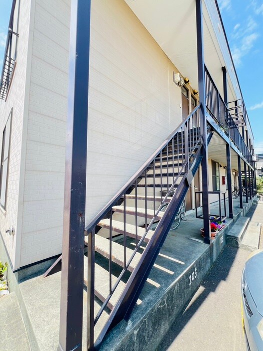 物件外観写真4　(エントランス部分)