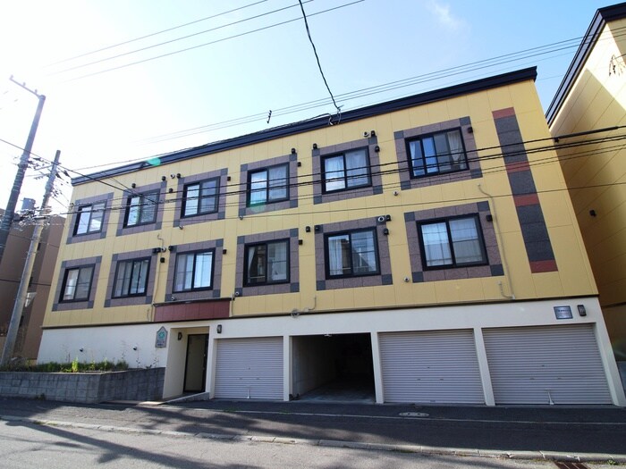 ルミエール美園Ａの物件外観写真