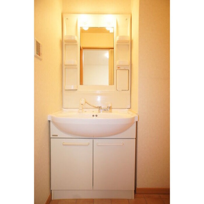 物件内観写真8　(洗面)