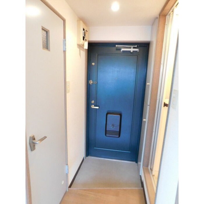 物件内観写真8　(玄関)