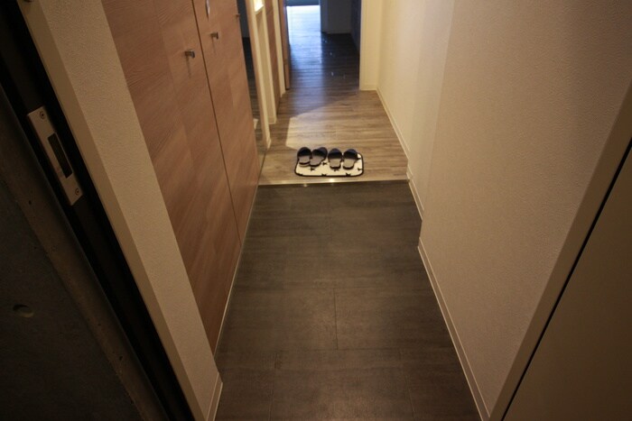 物件内観写真16　(玄関)