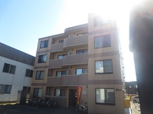 メトロガ－デン外観写真