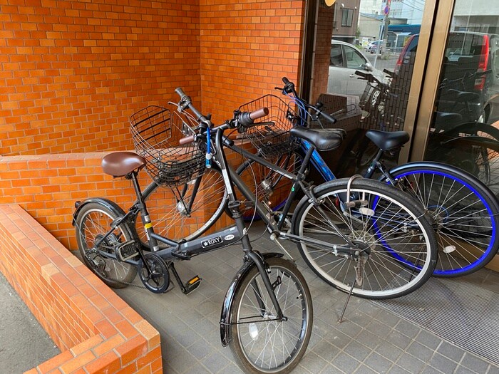 物件外観写真5　(駐輪場)