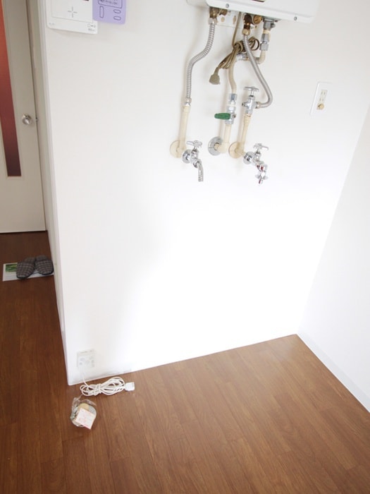 物件内観写真16　(洗濯機置場)