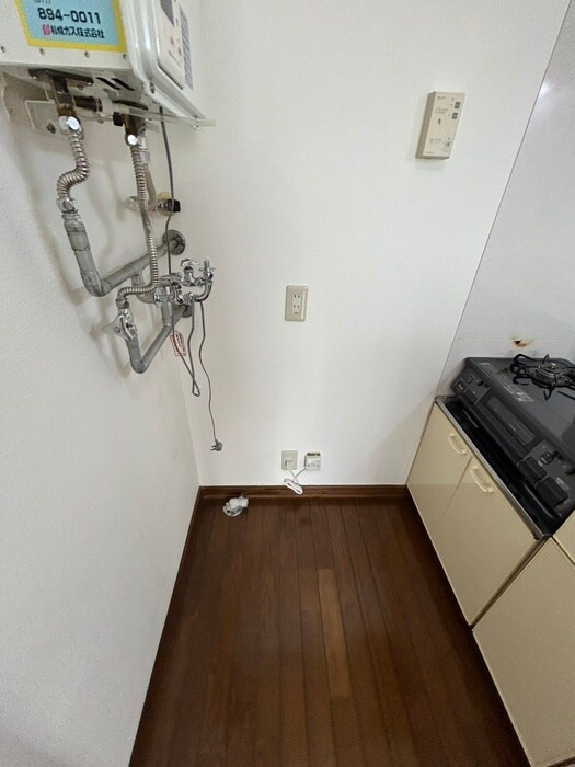 物件内観写真12　(洗濯機置場)