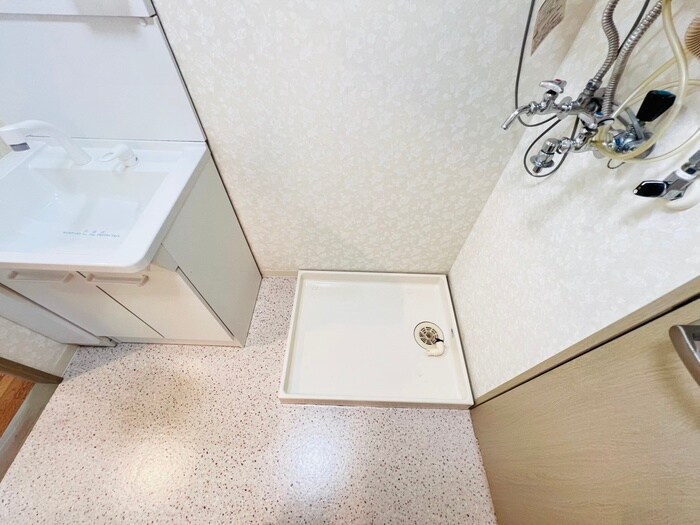 物件内観写真14　(洗濯機置場)