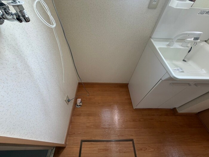 物件内観写真13　(洗濯機置場)