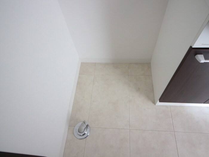 物件内観写真14　(洗濯機置場)