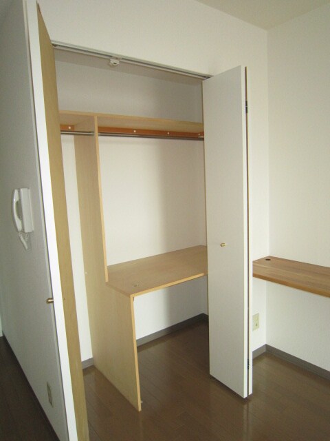 物件内観写真10　(収納)