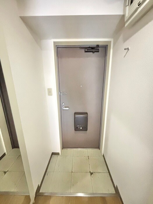 物件内観写真18　(玄関)