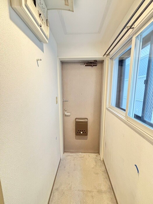 物件内観写真18　(玄関)
