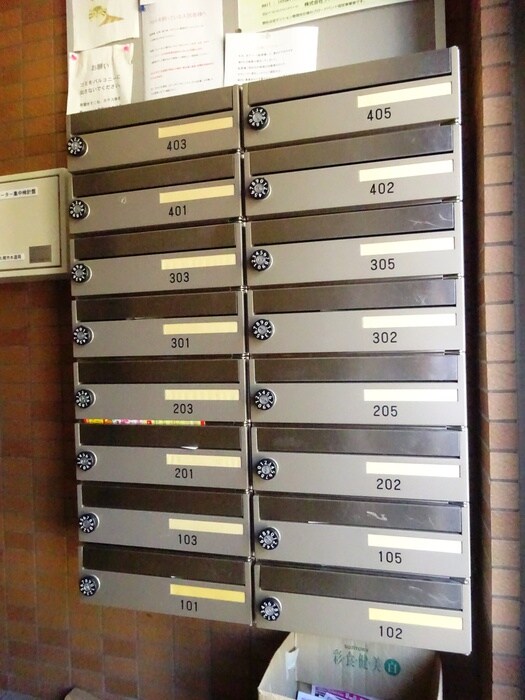 物件外観写真5　(エントランス部分)