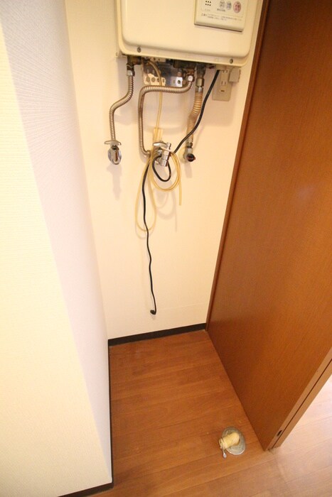 物件内観写真18　(洗濯機置場)