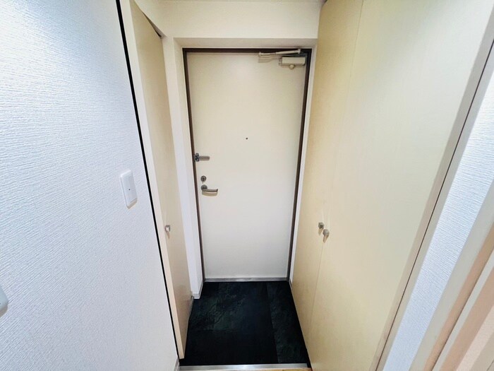 物件内観写真17　(玄関)