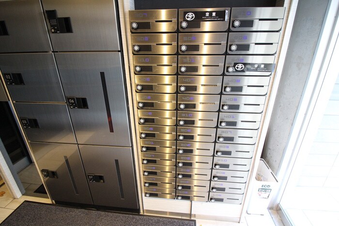 物件外観写真4　(エントランス部分)