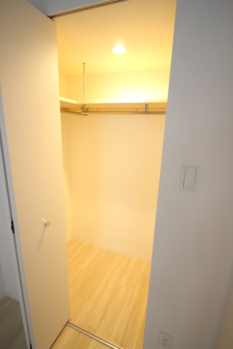 物件内観写真13　(収納)