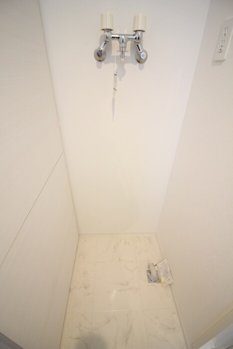 物件内観写真16　(洗濯機置場)