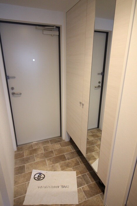 物件内観写真18　(玄関)