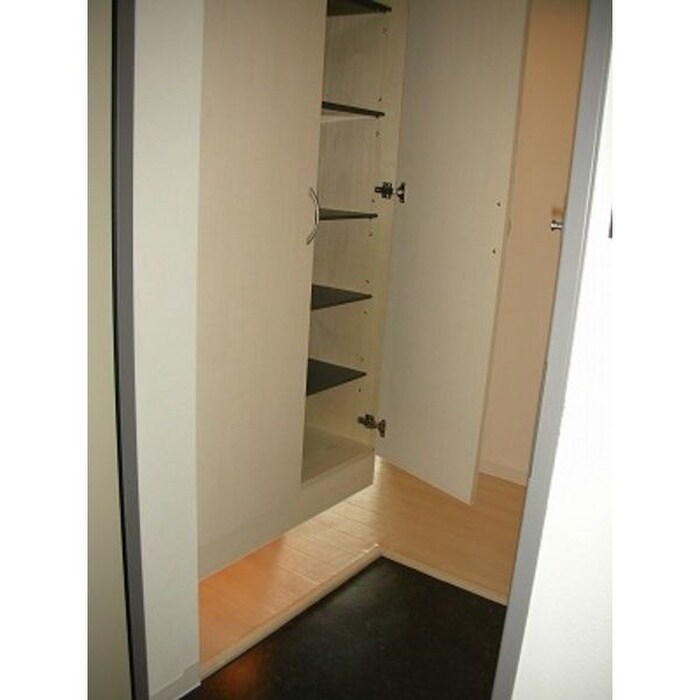 物件内観写真11　(靴箱)