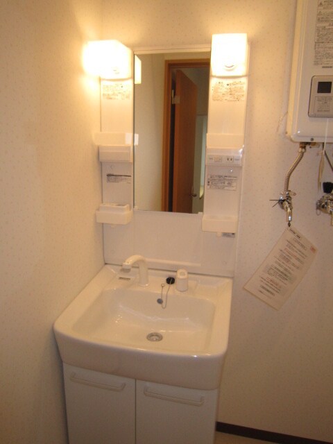 物件内観写真7　(洗面)