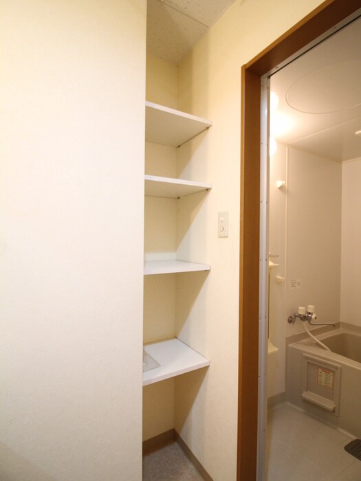 物件内観写真16　(収納)
