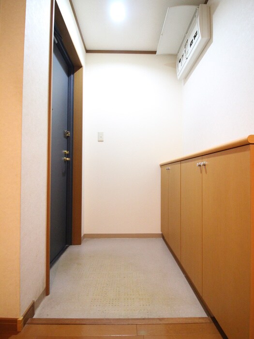物件内観写真17　(玄関)