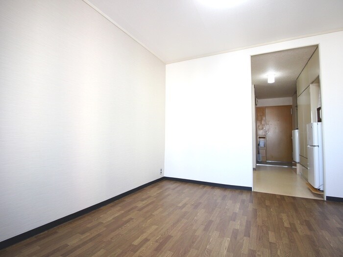 物件内観写真4　(居室)