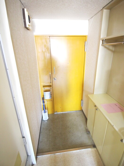 物件内観写真11　(玄関)