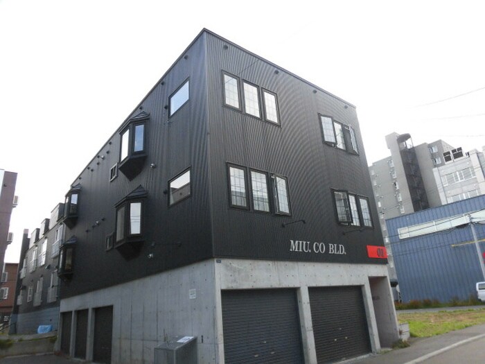 ＭＩＵ.ＣＯ．ＢＬＤ.01の物件外観写真